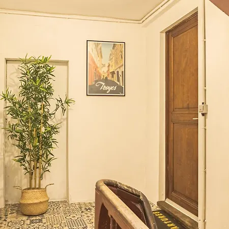 דירה St Remy's Mansion - Quartier Historique - 10 Pers. טרואה